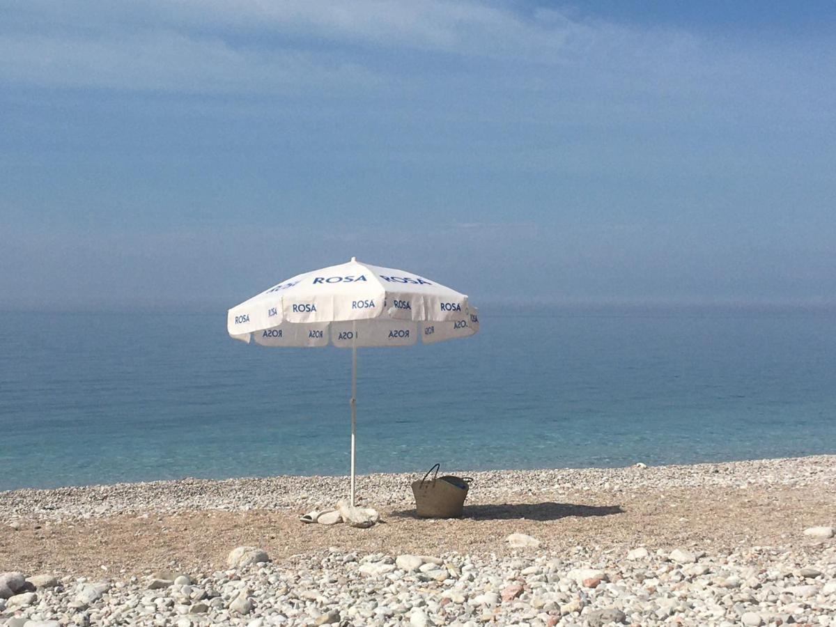 Casa al mare Petrovac, Montenegro Esterno foto
